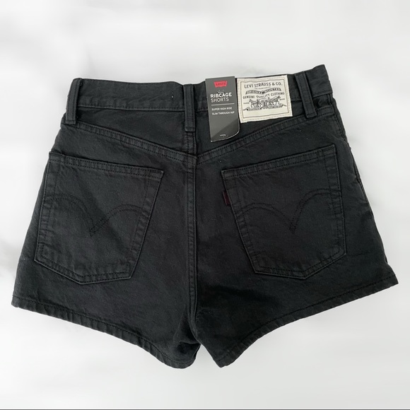 [SOLD] Levi’s WellThread Ribcage Shorts - Picture 4 of 8
